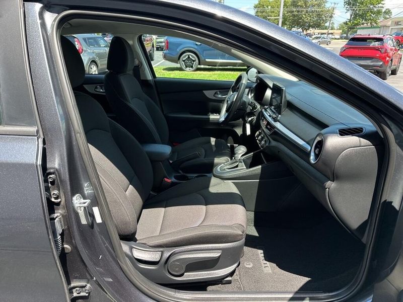Used 2022 Kia Forte LXSImage 16