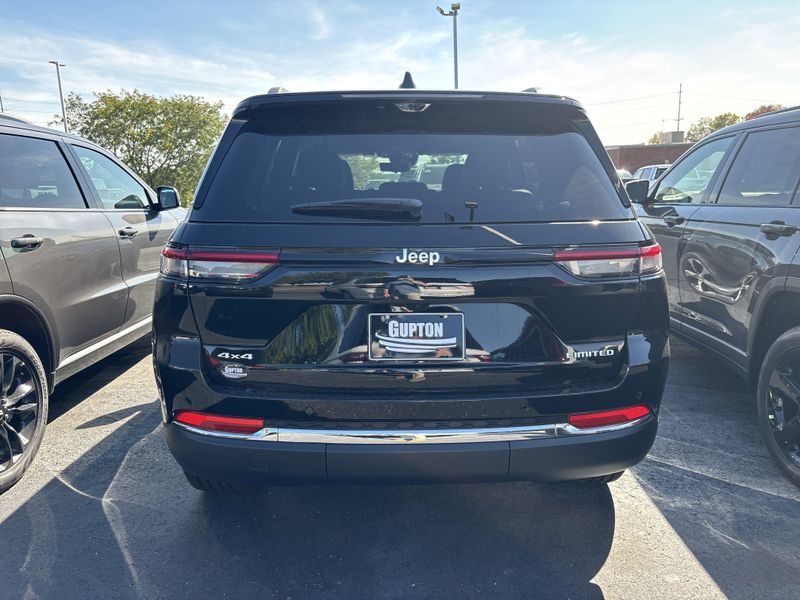 New 2025 Jeep Grand Cherokee Limited 4x4Image 8