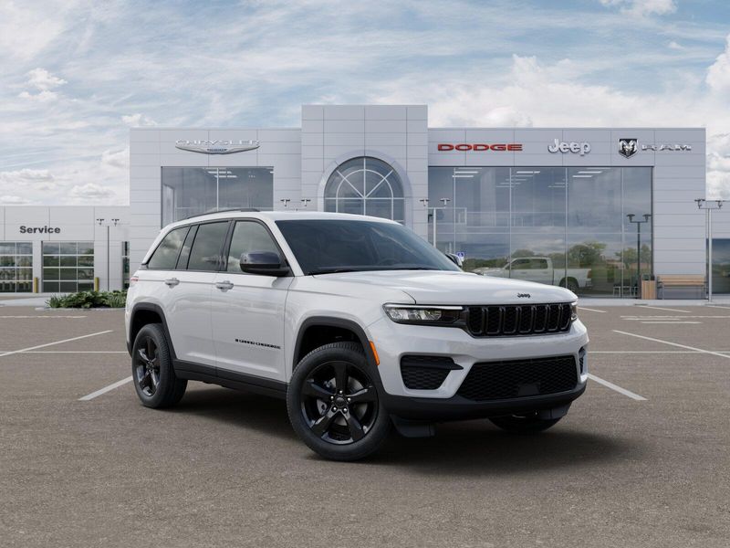 New 2025 Jeep Grand Cherokee Altitude X 4x4Image 19