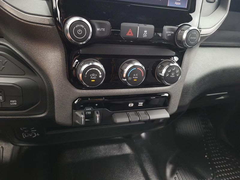 2025 RAM 2500 Tradesman Crew Cab 4x4 6