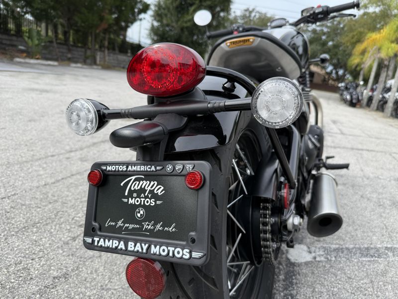 2025 Triumph Bonneville Bobber