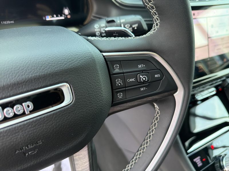 Used 2023 Jeep Grand Cherokee LimitedImage 37