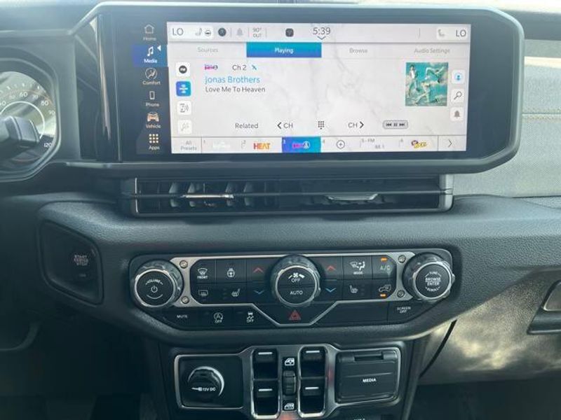 2025 Jeep Wrangler 4-door Willys