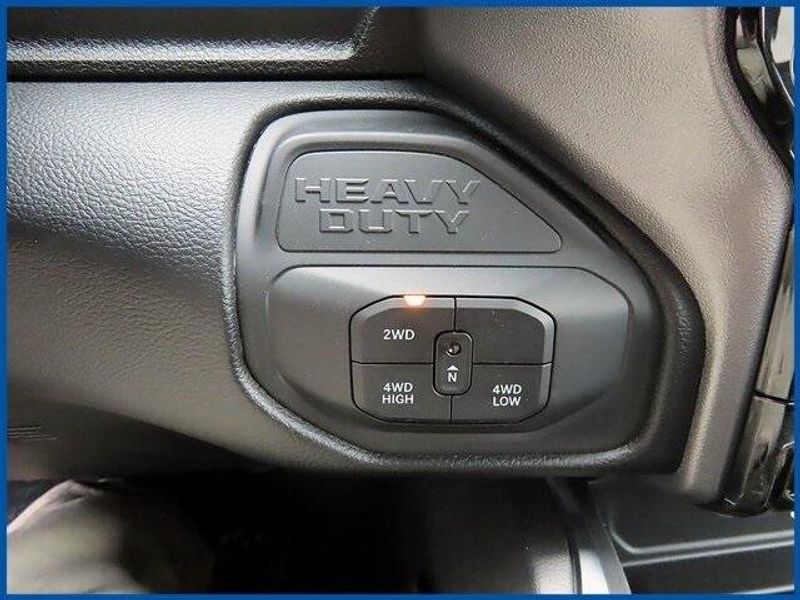 2025 RAM 2500 LaramieImage 19