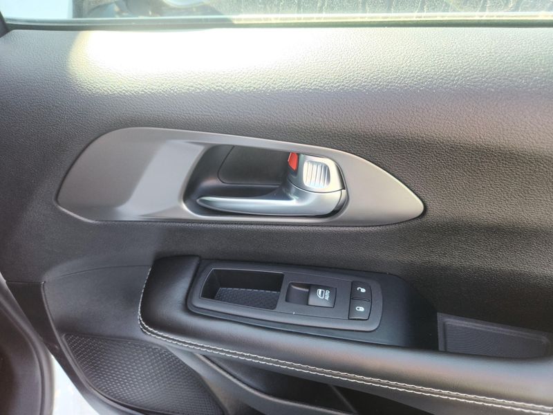 New 2026 Chrysler Voyager Lx