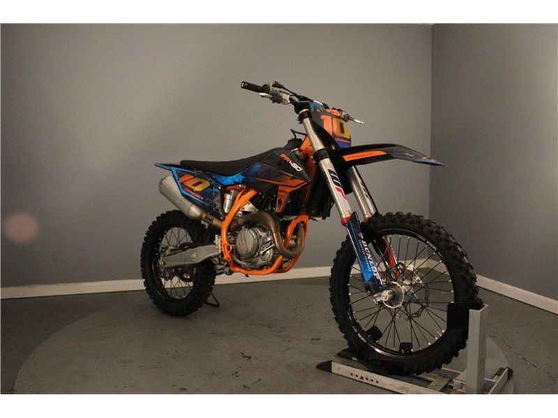 2021 KTM SX 450 F in a Gray exterior color. New England Powersports 978 338-8990 pixelmotiondemo.com 