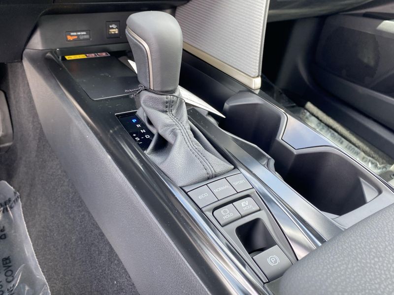 2025 Toyota Camry Image 18