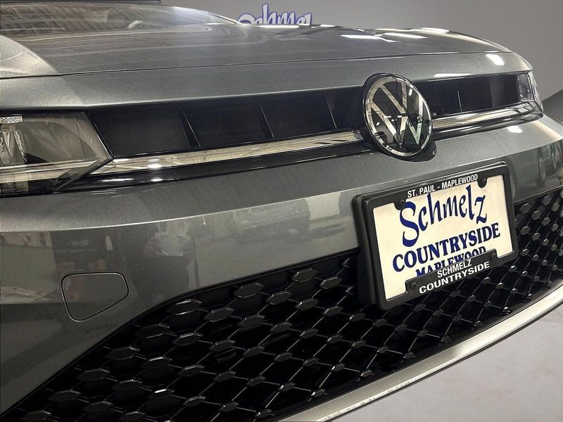 Used 2025 Volkswagen Jetta SE w/SunroofImage 36