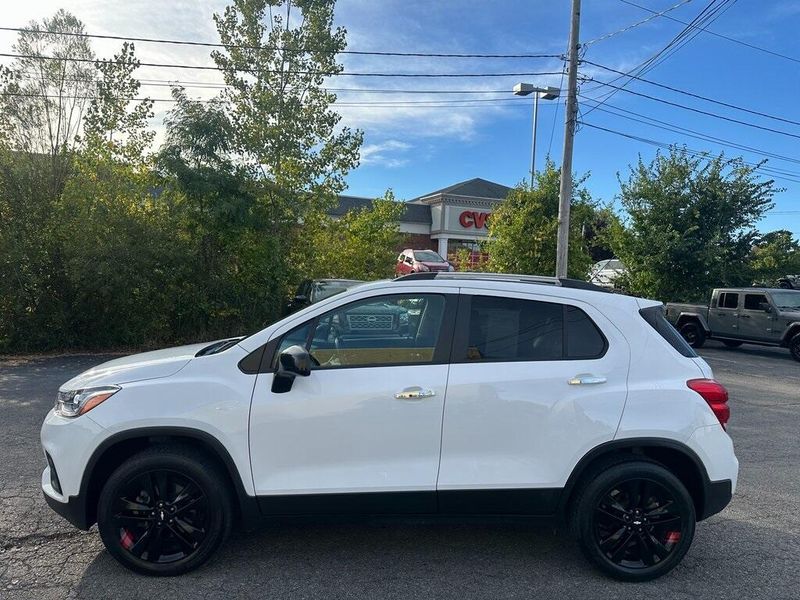 2019 Chevrolet Trax LT photo 2