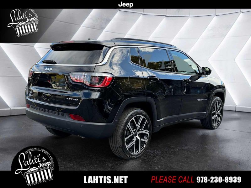 2025 Jeep Compass Limited photo 2