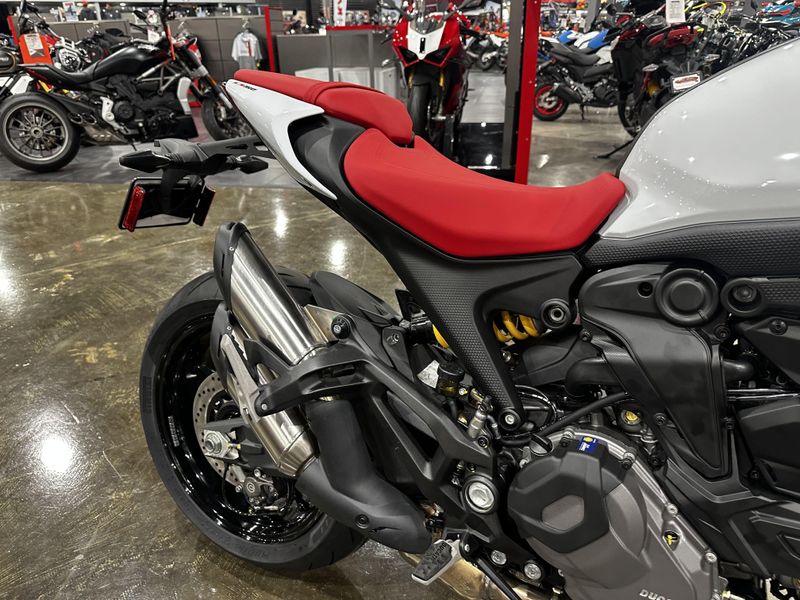 2024 Ducati MONSTER PLUS Image 14