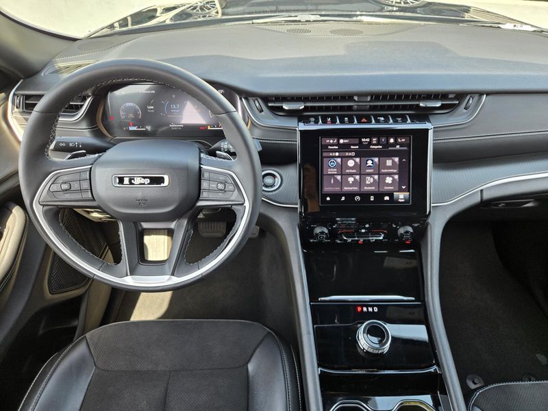 Used 2023 Jeep Grand Cherokee Altitude 4x4