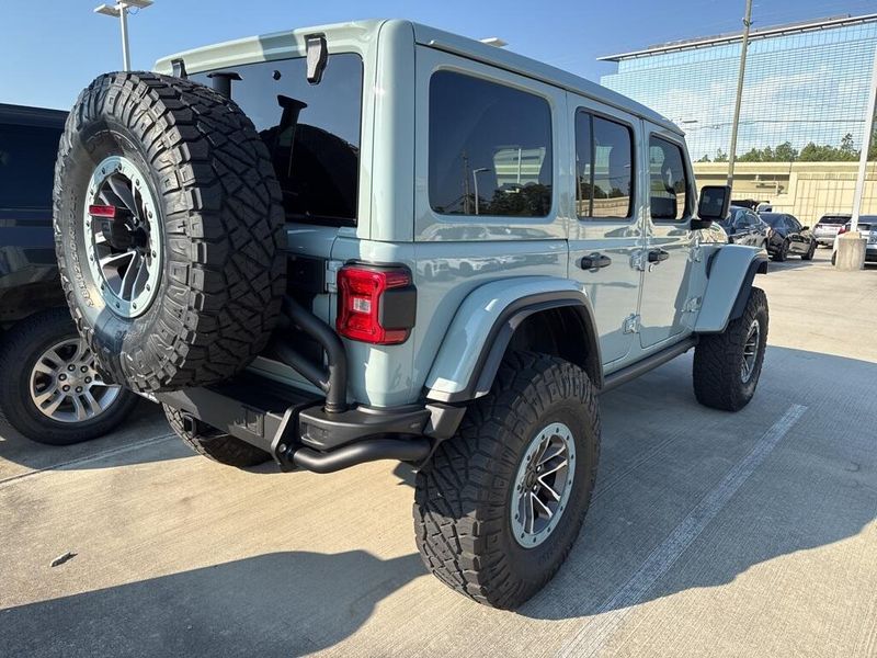 2024 Jeep Wrangler Rubicon 392 photo 3