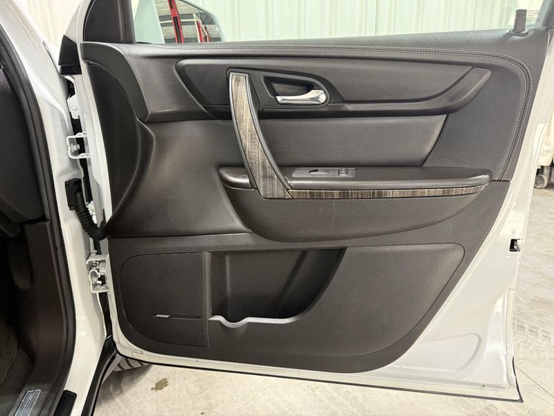 Used 2016 GMC Acadia SLTImage 13