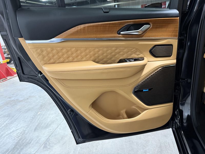 Used 2024 Jeep Grand Cherokee Summit ReserveImage 21