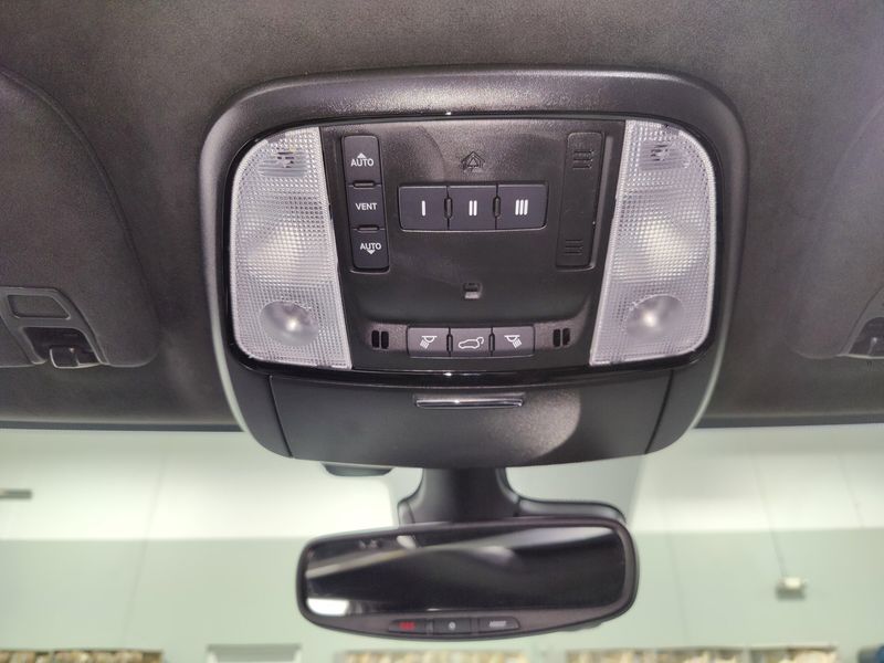 2024 Dodge Durango Citadel 3.6L AWD w/Sunroof/NavImage 32