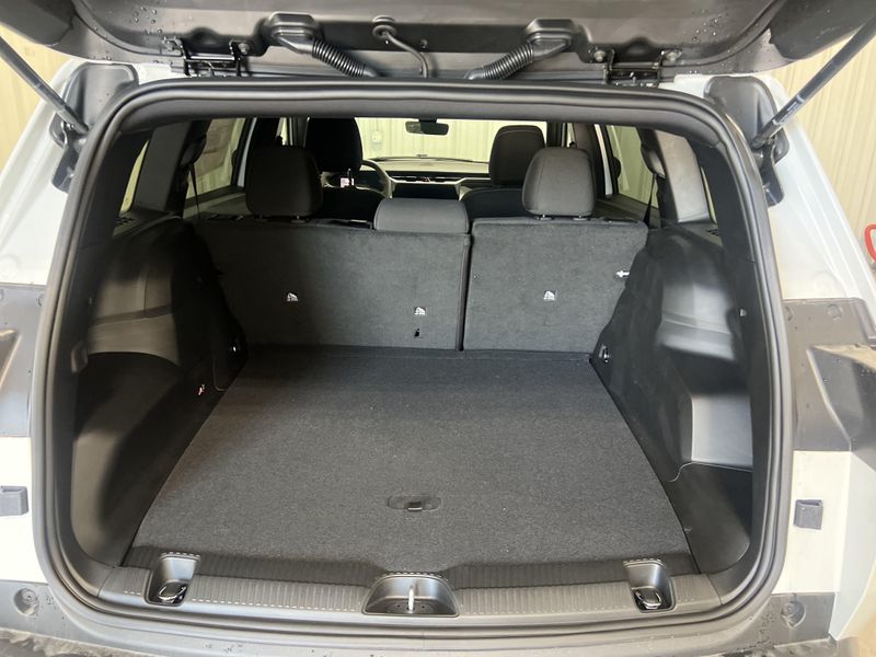 New 2026 Jeep Cherokee Laredo 4x4Image 8