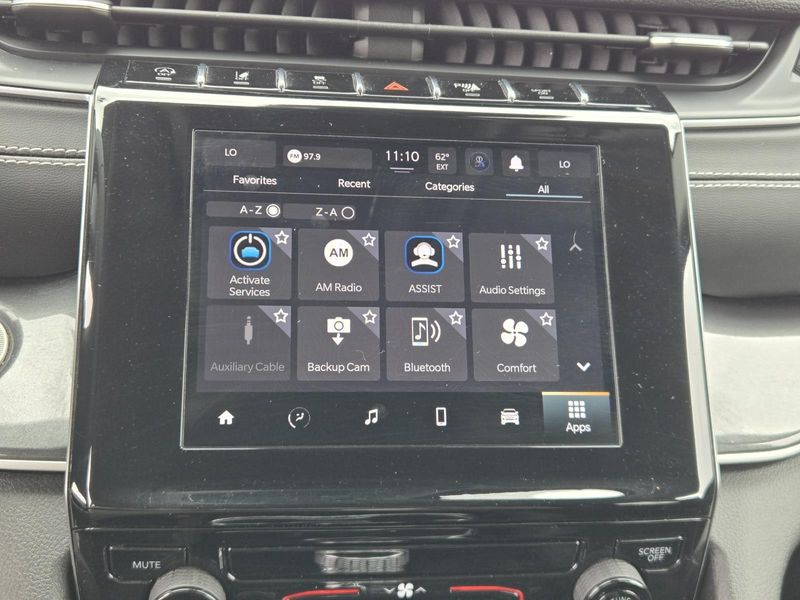 Used 2023 Jeep Grand Cherokee Laredo 4x2