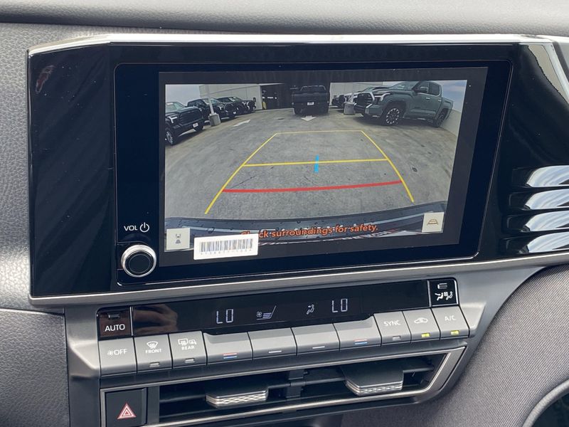 2025 Toyota Camry LEImage 16