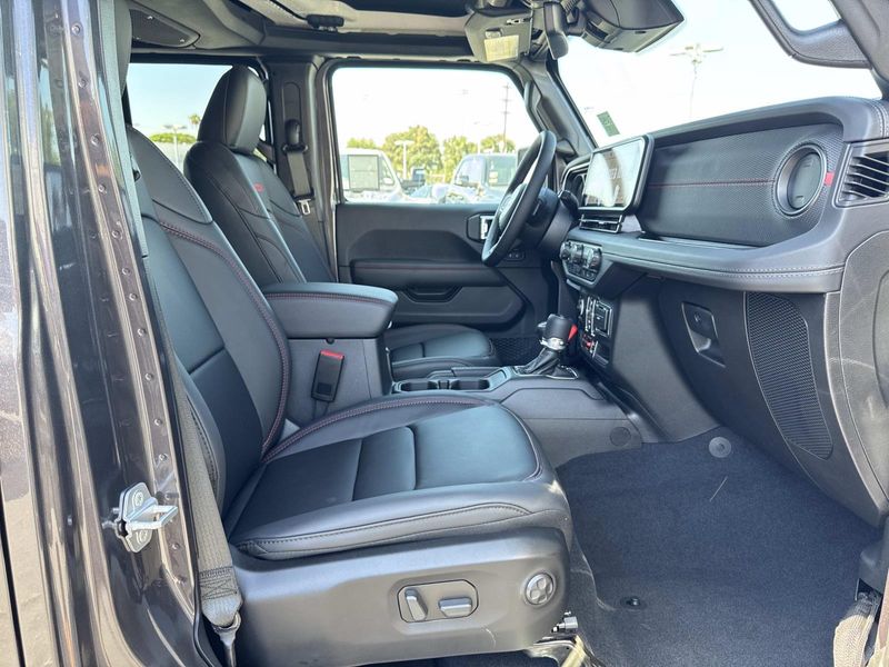 New 2026 Jeep Wrangler 4-door Rubicon X