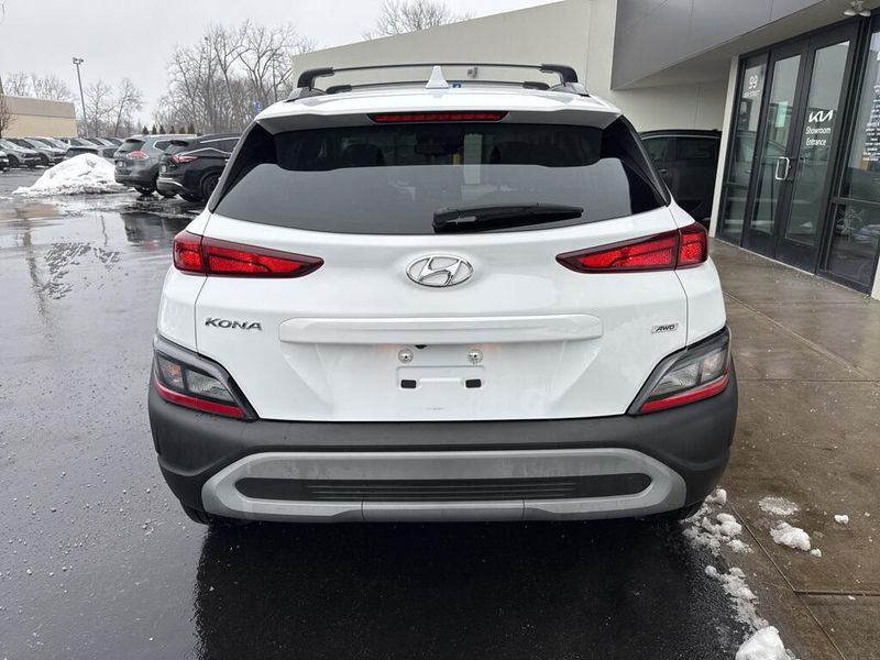 2022 Hyundai Kona SELImage 5