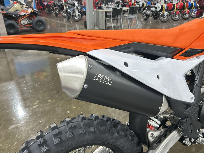 2024 KTM 500 XW-F  in a ORANGE exterior color. Del Amo Motorsports of Redondo Beach (424) 390-7811 delamomotorsports.com 