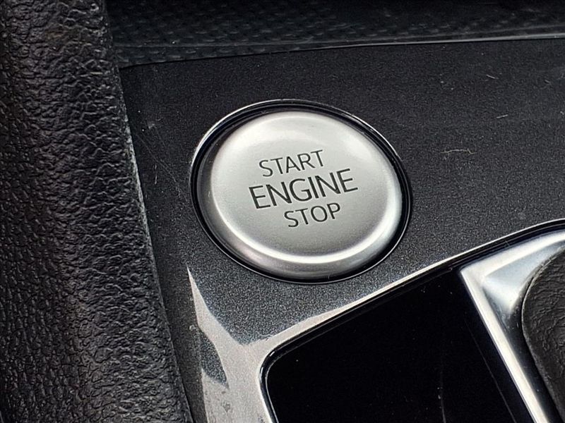 Used 2022 Volkswagen Tiguan 2.0T SEImage 5