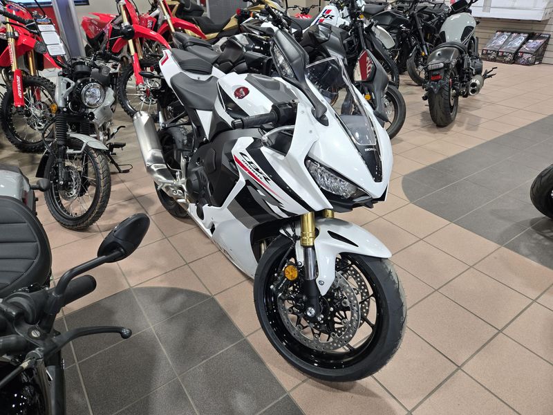 NEW 2026 HONDA CBR1000RR ABS Image 8