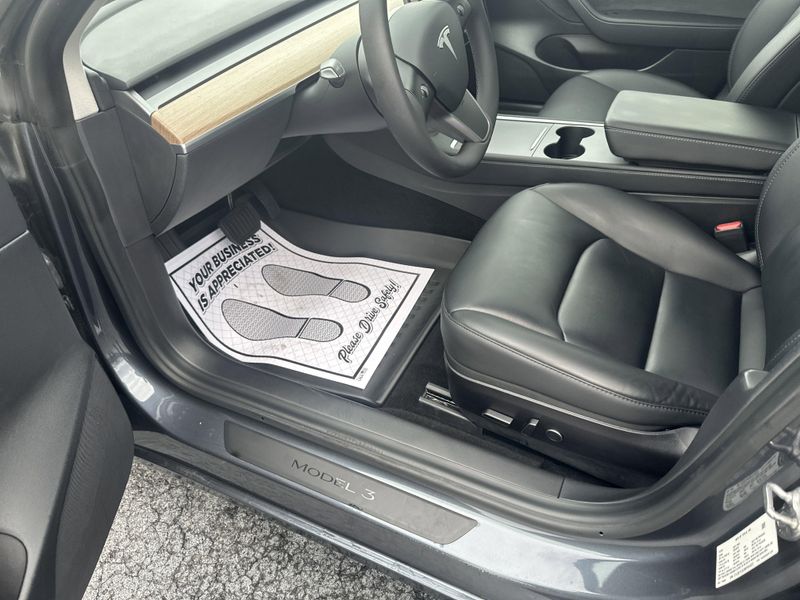 2021 Tesla Model 3 Standard Range PlusImage 19