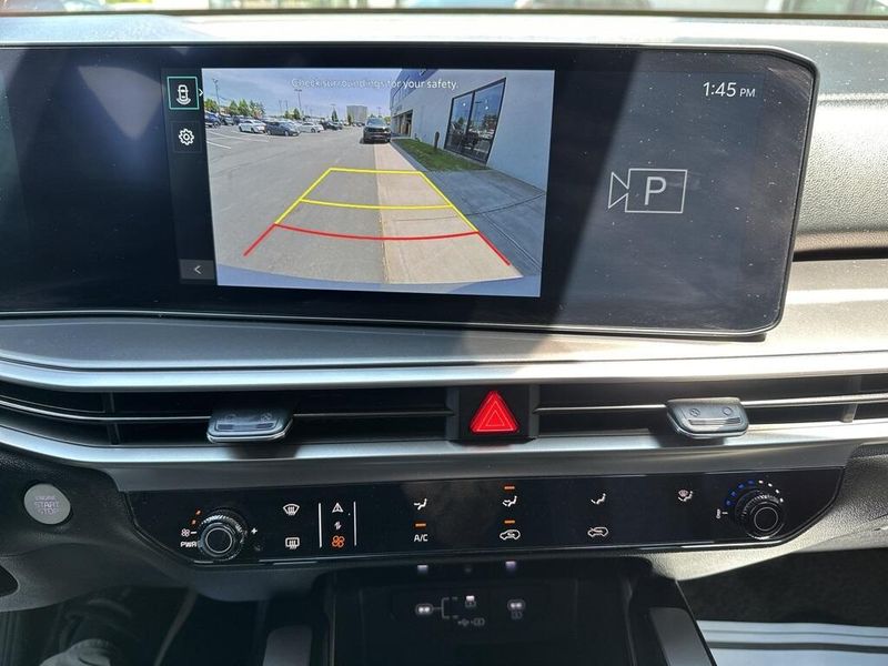 2025 Kia Sorento LXImage 28