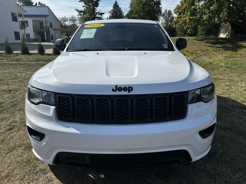 2018 Jeep Grand Cherokee Altitude photo 8