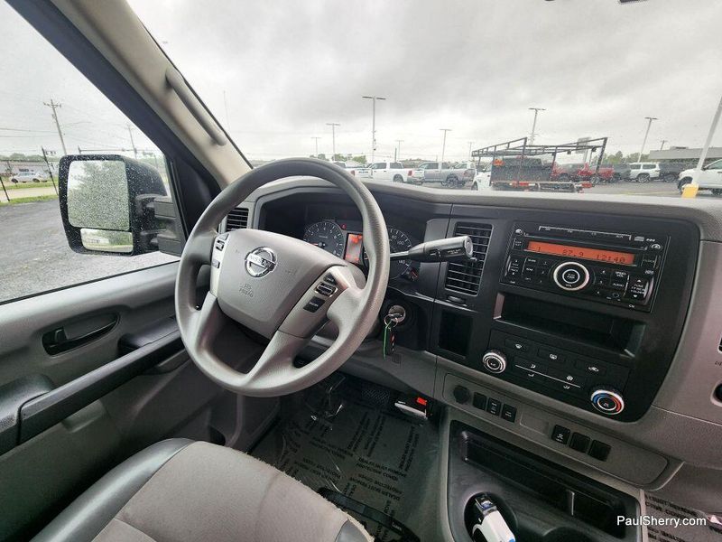 2017 Nissan NV Passenger NV3500 HD SVImage 45