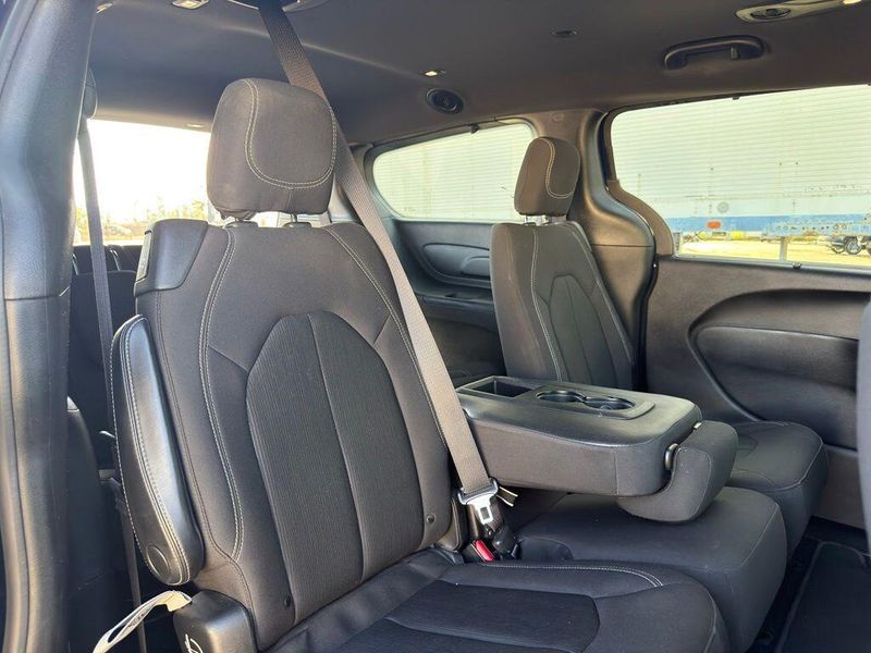 Used 2019 Chrysler Pacifica Touring PlusImage 21