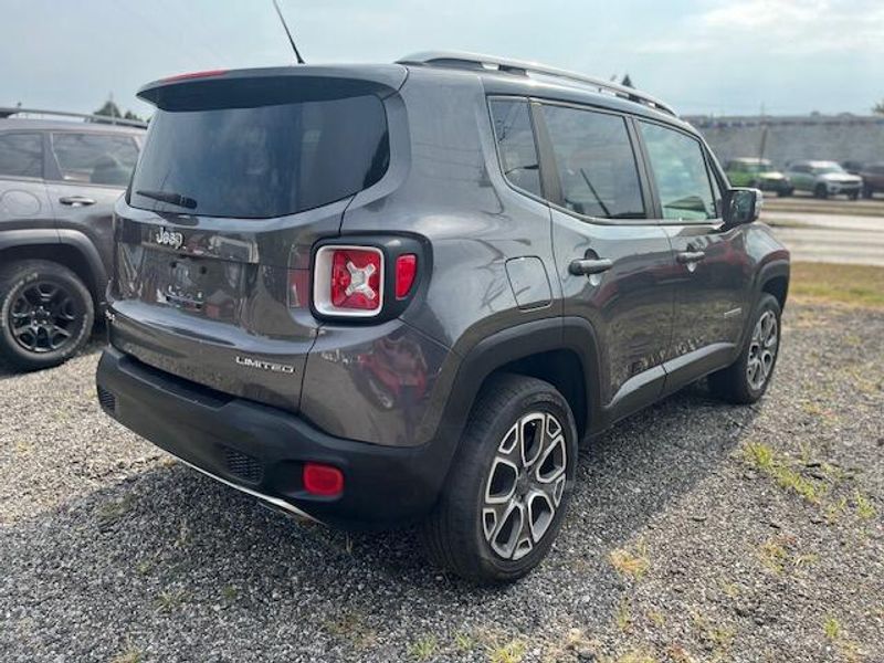 Used 2016 Jeep Renegade Image 5