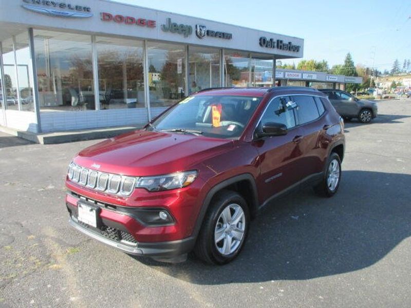 Used 2022 Jeep Compass LatitudeImage 2