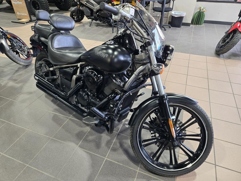 2010 Kawasaki VULCAN 900 CUSTOM BLACK Image 1