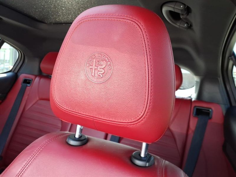 Used 2019 Alfa Romeo Stelvio Ti SportImage 16