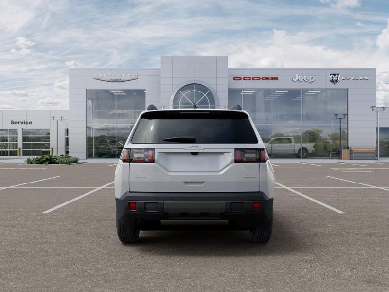 New 2026 Jeep Cherokee Laredo 4x4Image 7