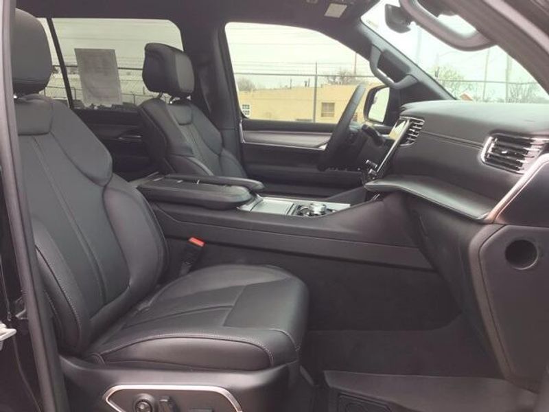 2023 Jeep Wagoneer Series IIImage 24