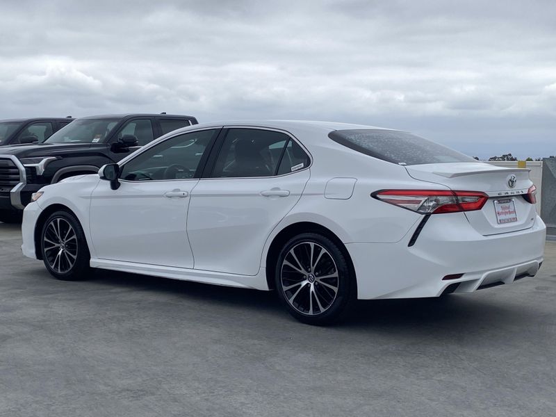 2018 Toyota Camry SEImage 6