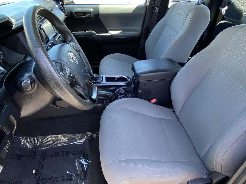 Used 2018 Toyota Tacoma Image 15