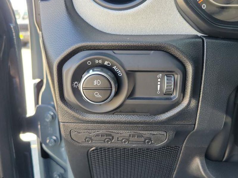 New 2026 Jeep Gladiator Sport S 4x4