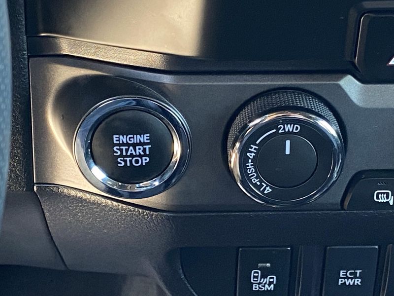 Used 2023 Toyota Tacoma TRD SportImage 21