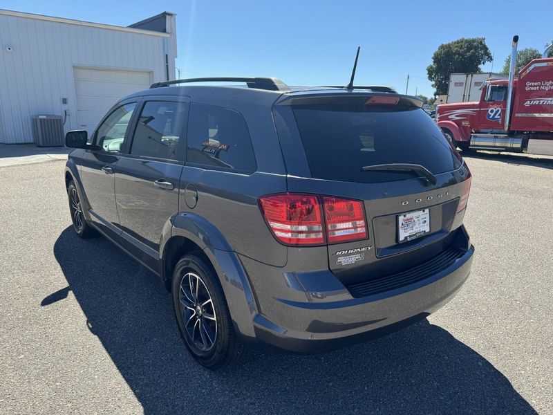 2018 Dodge Journey SEImage 6