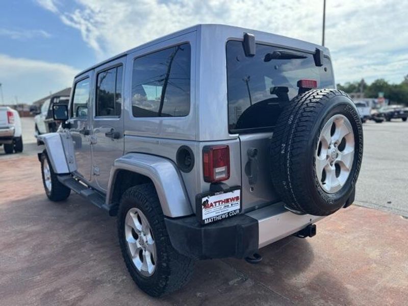 2014 Jeep Wrangler Unlimited SaharaImage 8