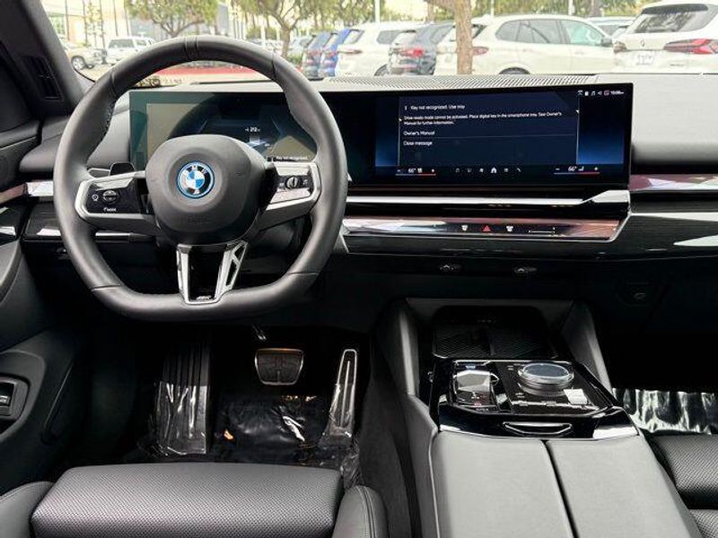 Used 2025 BMW i5 xDrive40Image 30