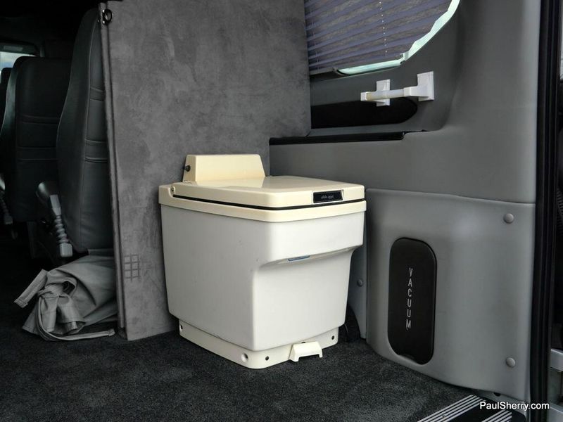 2018 Ford Transit-250 Image 58