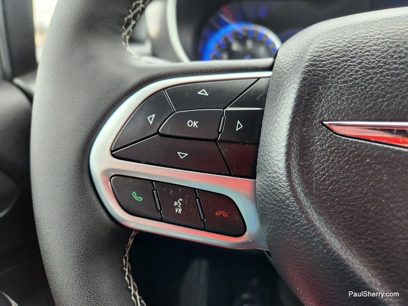 New 2026 Chrysler Voyager Lx