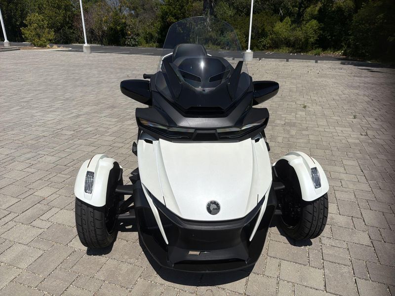 New 2026 Can-Am SPYDER RT SEA-TO-SKY (SE6) Image 12