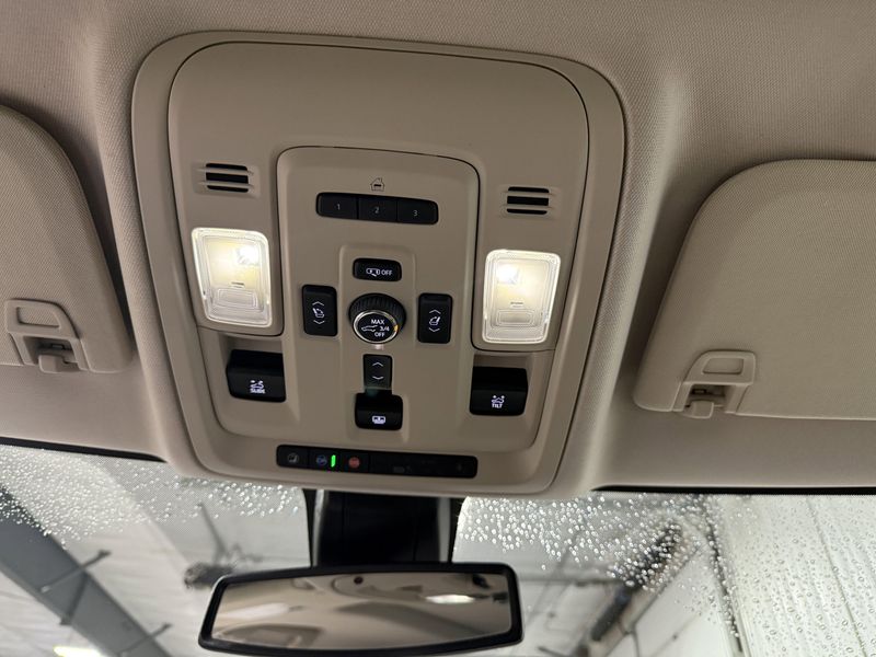 Used 2022 GMC Yukon DenaliImage 24